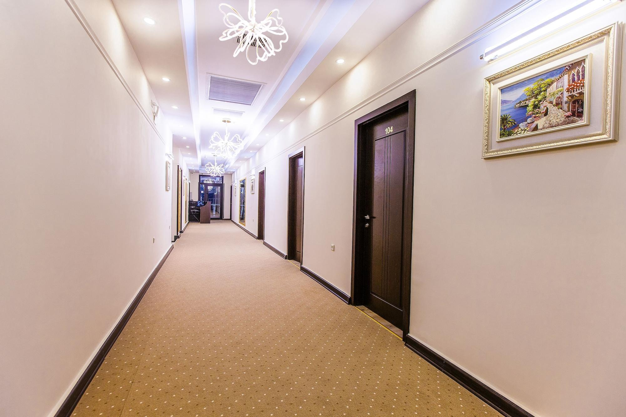 Deluxe City Hotel Баку Екстериор снимка
