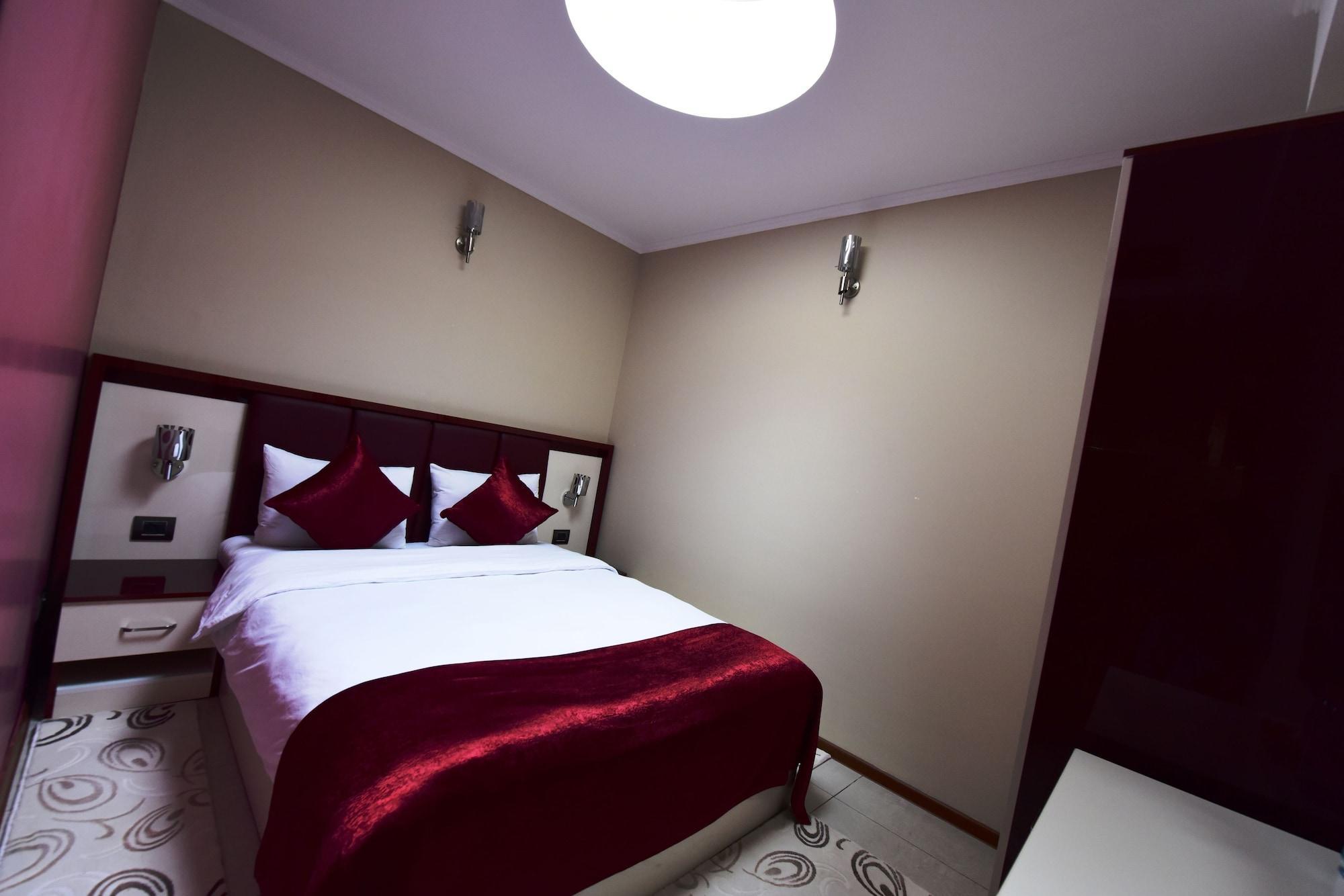 Deluxe City Hotel Баку Екстериор снимка