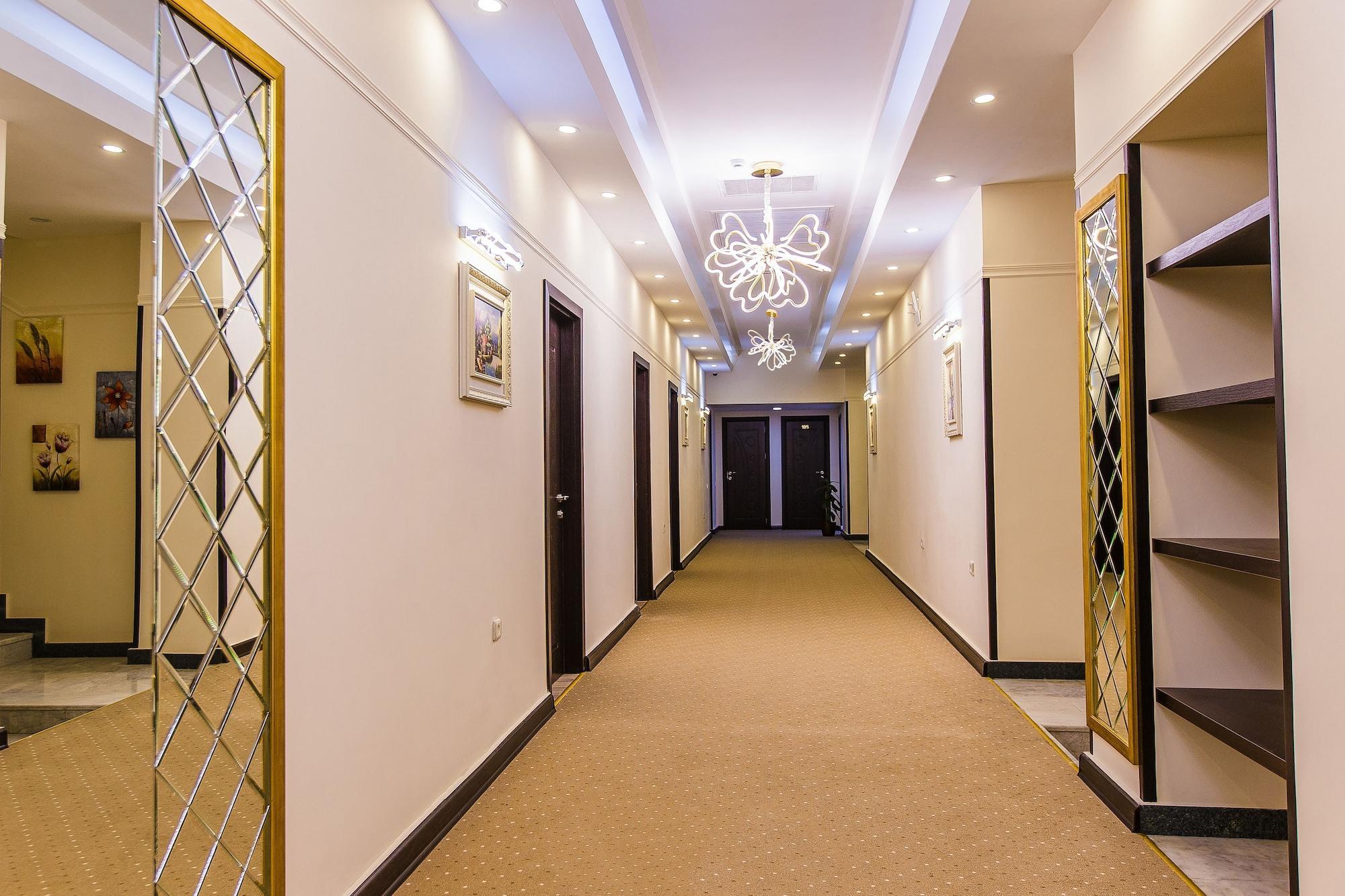 Deluxe City Hotel Баку Екстериор снимка