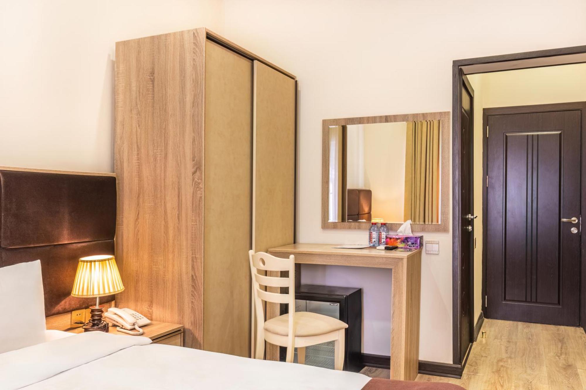 Deluxe City Hotel Баку Екстериор снимка