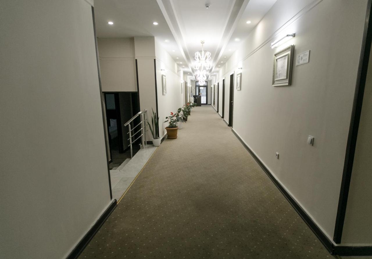 Deluxe City Hotel Баку Екстериор снимка