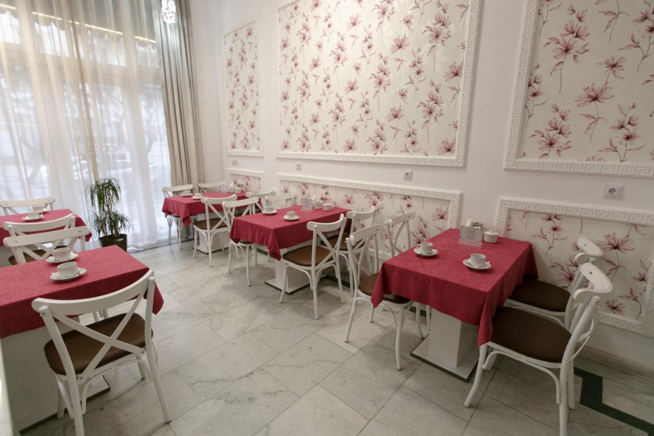 Deluxe City Hotel Баку Екстериор снимка